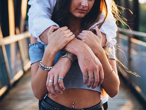 మొదట మామూలుగానే మొదట మామూలుగానే