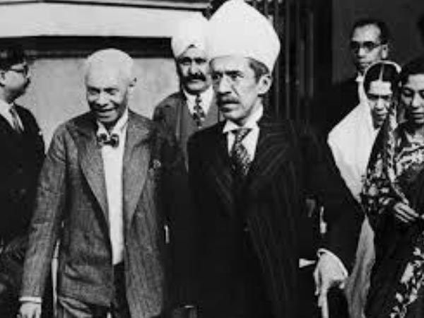 చదివితే ఎదురుతిరుగుతారని భయం