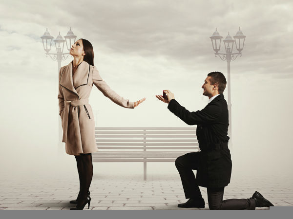 ఎవరికో ఇచ్చి కట్టబెడుతుంటే