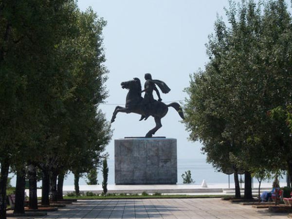 కుంగిపోయాడు 