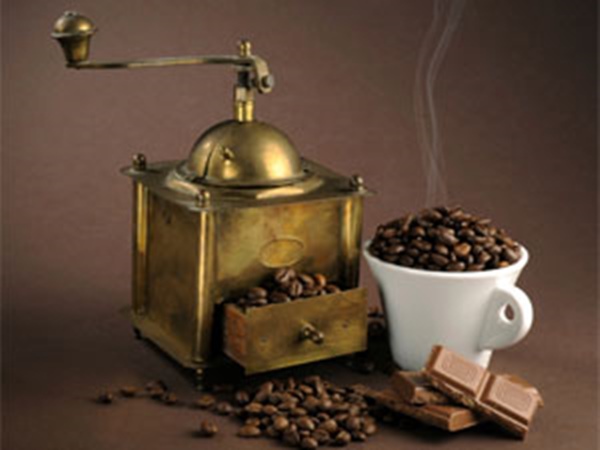 కాఫీ గ్రైండర్‌ శుభ్రం చేసేందుకు