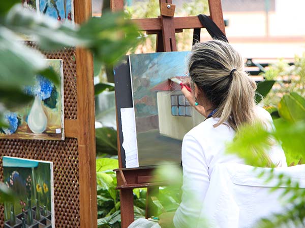 ప్ర‌శంస‌ల వెల్లువ‌