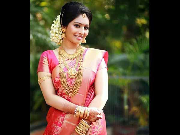 బిడ్డకు కన్యత్వ పరీక్షలు నిర్వహించి