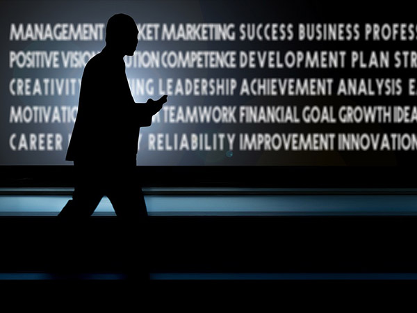 ఇత‌రుల‌తో పోల్చి చూసుకోరు!