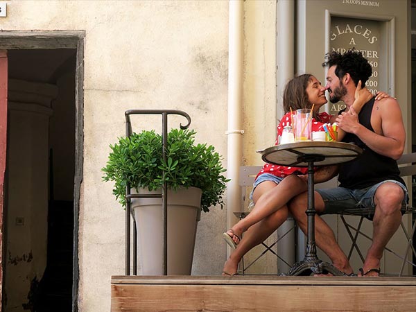 అమ్మాయిలతో మాట్లాడేవాణ్ని కాదు