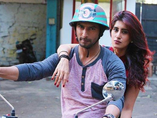 ఆకాశ్ నుంచి ఫోన్ 