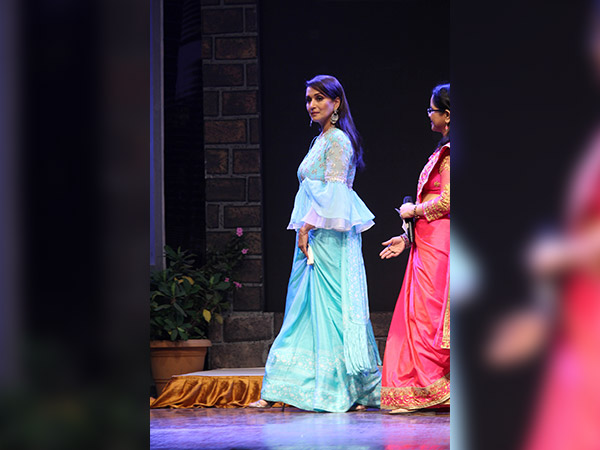 madhuri-dixit-upgraded-her-style-statement-for-an-event