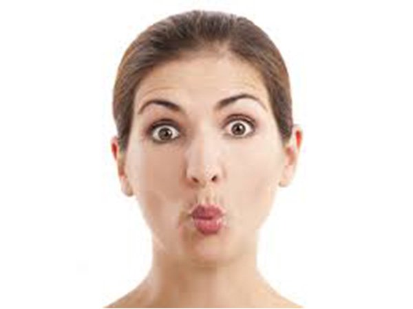 పెదాలు దురదపెట్టడం