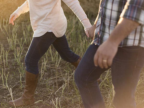 చూపులు కలిశాయి