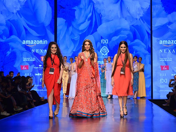 AIFW Day 2: Bipasha Basus Elegance Will Mesmerize You!