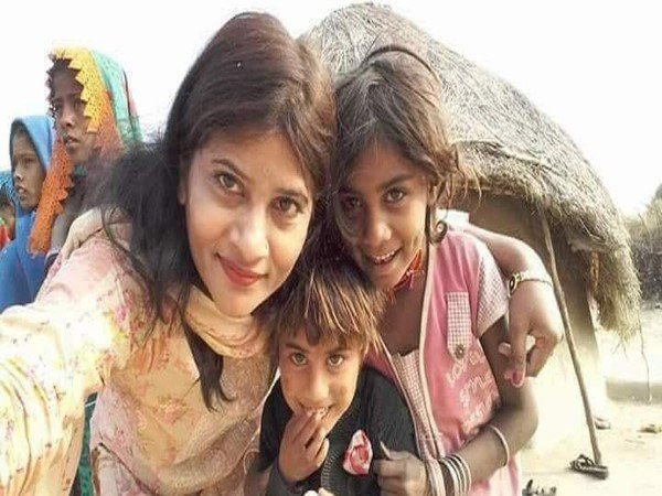 విద్య, వైద్య సమస్యలు పరిష్కరిస్తా విద్య, వైద్య సమస్యలు పరిష్కరిస్తా