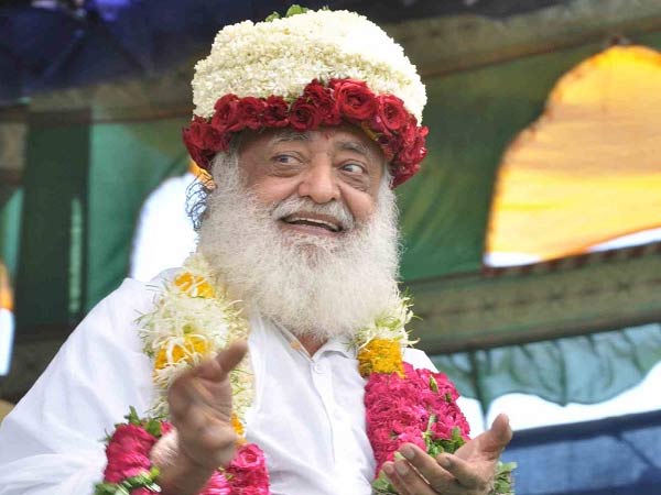 తనను తాను దేవుడిగా చెప్పుకుంటూ