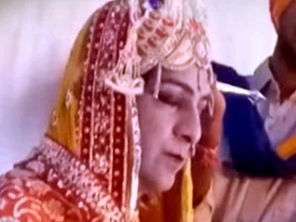 బాబాతో సెక్స్ లో పాల్గొనాలి