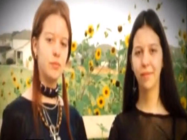 వీరు రోజుకు 10 గంటలు స్నానం చేస్తారు: 