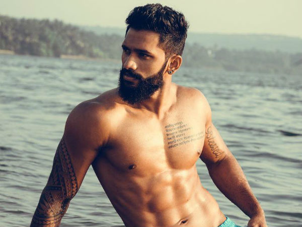 ప్రధమేష్ మౌలింగ్కర్ : 