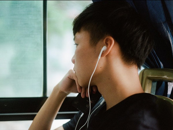 # 4 సంగీతం వినండి :