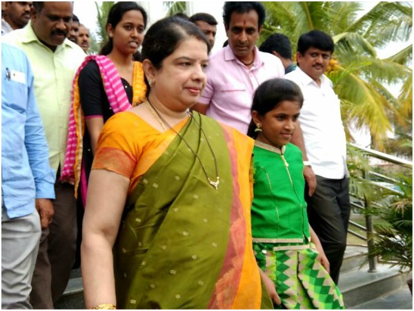 మొదటి భార్య అనిత