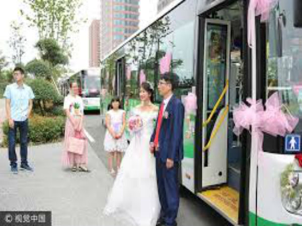 పెళ్లి మంటపానికి వచ్చిన తీరు