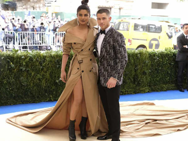 నిక్ జోనాస్‌తో డేటింగ్ 