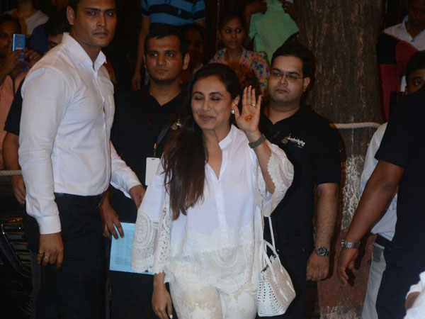 From Bride To Guests: Who Wore What At Sonams Mehendi?