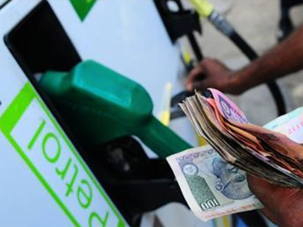 పెట్రోల్‌ రూ 15, డీజిల్‌ రూ 18 తక్కువ