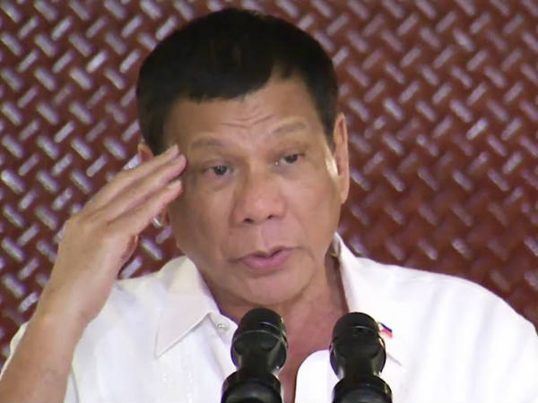 విమర్శలు గుప్పిస్తున్నారు