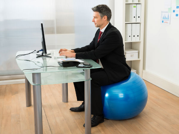 ప్రపంచ పటాన్ని తగిలించాలి