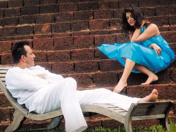 సంజ్ కు ఎఫైర్ 