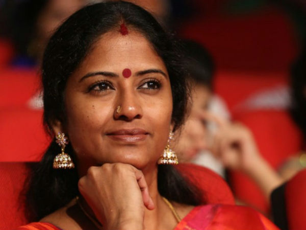 కళ్లు, నవ్వు, రంగు నచ్చి