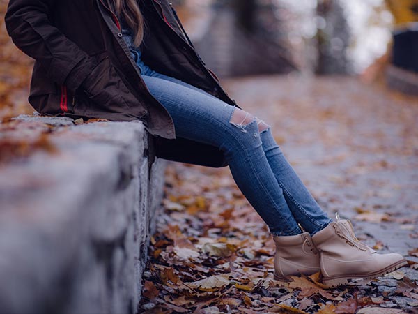 అగాధం ఏర్పడుతుంది