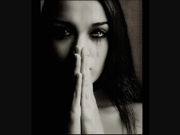 అత్యాచారానికి పాల్పడ్డారు