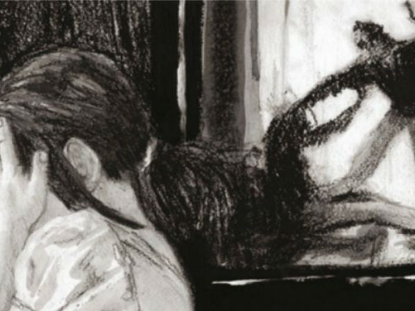 తల్లి కళ్లెదుటే యువతిపై అత్యాచారం