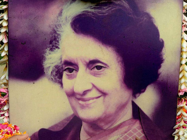 బియాంత్ సింగ్ రివాల్వర్ కాల్పులు జరిపాడు