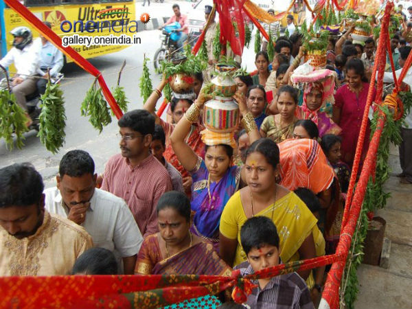 పుట్టిళ్లకు వస్తారని నమ్మకం