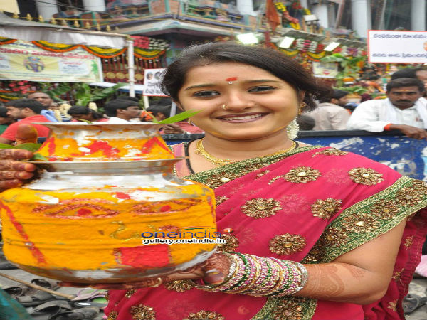 గోల్కొండ కోటనే యాదికొస్తది