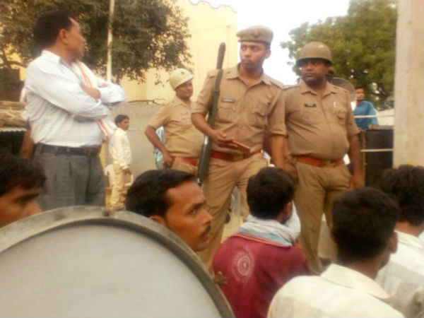 అలహాబాద్‌ హైకోర్టు కు వెళ్లాడు