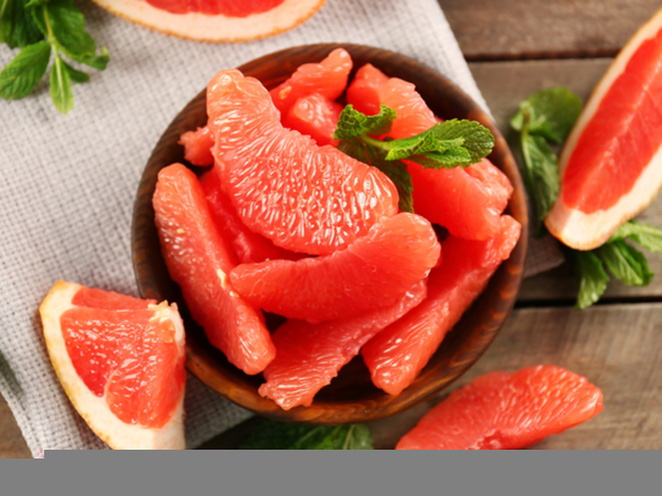 బెల్లీను ఫ్లాట్ గా చేసే స్ట్రాబెర్రీ గ్రేప్ ఫ్రూట్ డీటాక్స్ డ్రింక్: