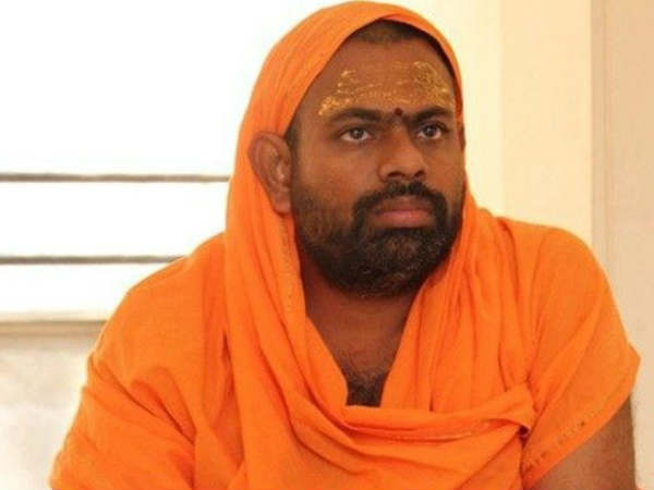 కాకినాడలోని శ్రీపీఠానికి స్వామి పరిపూర్ణానందను తరలించారు