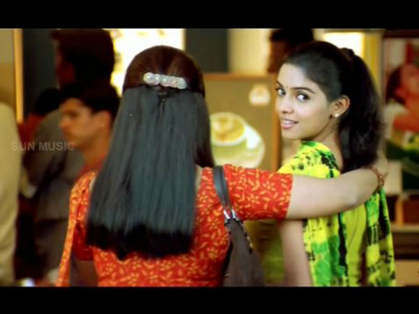 హీరోయిన్ లా ఉంటుంది