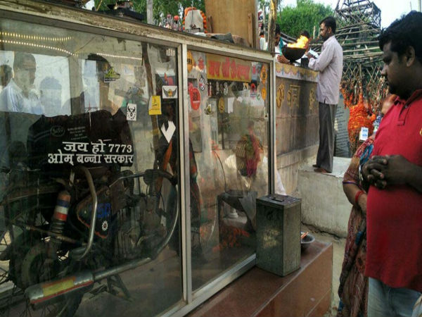 పోలీస్ స్టేషన్ ఆవరణలో ఉంచారు