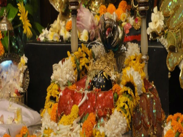 పక్క మీదకు తీసుకెళ్తుంది