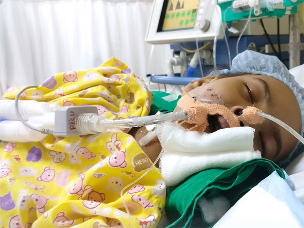 ప్రాణపాయ స్థితిలో కొట్టుమిట్టాడుతున్న విశాఖ 