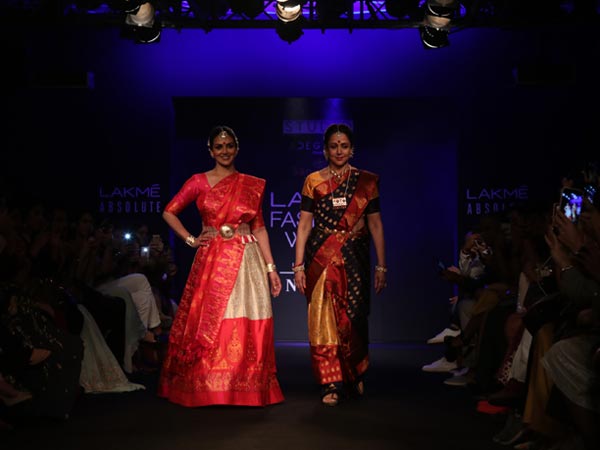 Hema Malini Esha Deol Showstoppers At LFW 2018