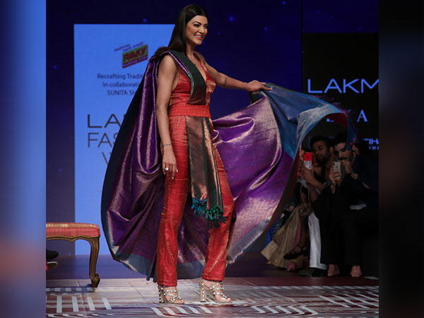 When Sari Meets Power Suit, Sushmita Sens LFW 2018 Attire Is A Refreshing Fusion Wear
