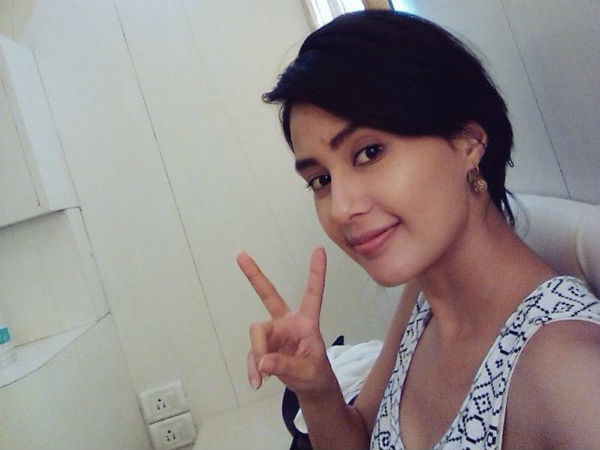 నగ్నంగా దిగిన సెల్ఫీలను పంపుకున్నాం