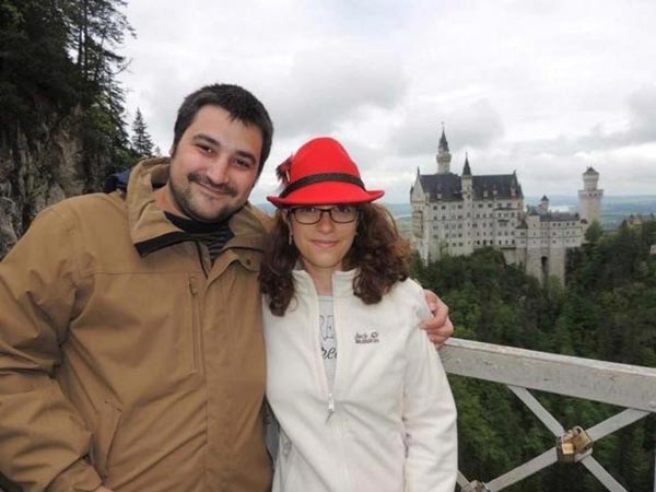 నగ్నంగా పెళ్లి వేడుక నిర్వహించుకోవాలని