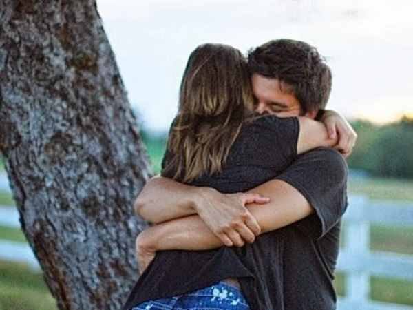 కొట్టుకుంటూ తిట్టుకుంటూ ఉండే మేము