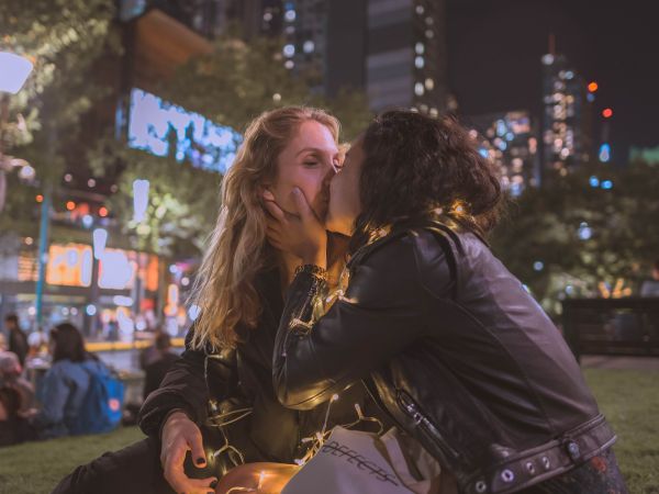 యోనిని చూషించింది