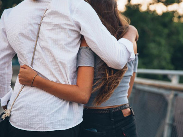 ప్రేమించిన అబ్బాయిని ఇబ్బందిపెట్టడంతో