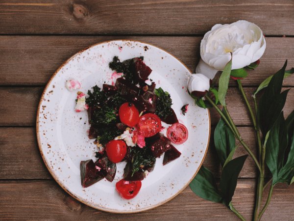 1. రకరకాల రంగుల పండ్లు మరియు కూరగాయలు :